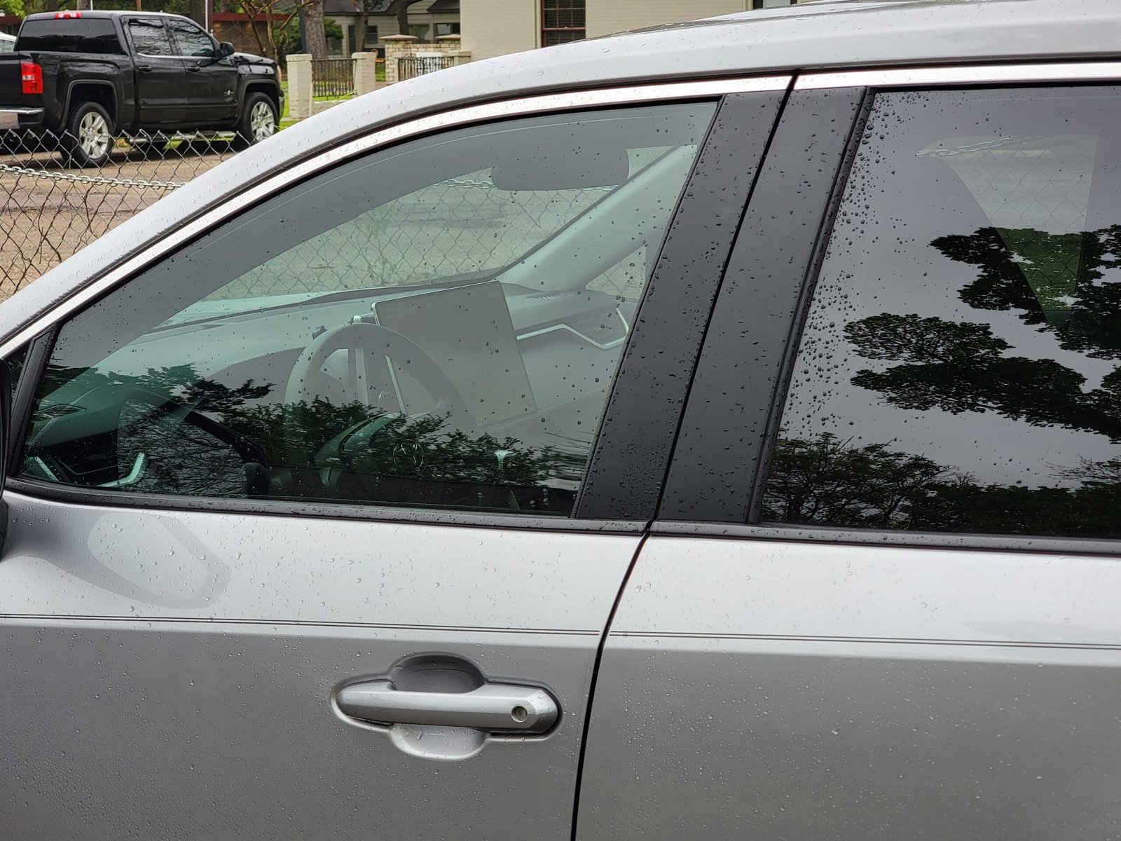 Toyota RAV4 LE, SE, XLE (2023 – 2025)